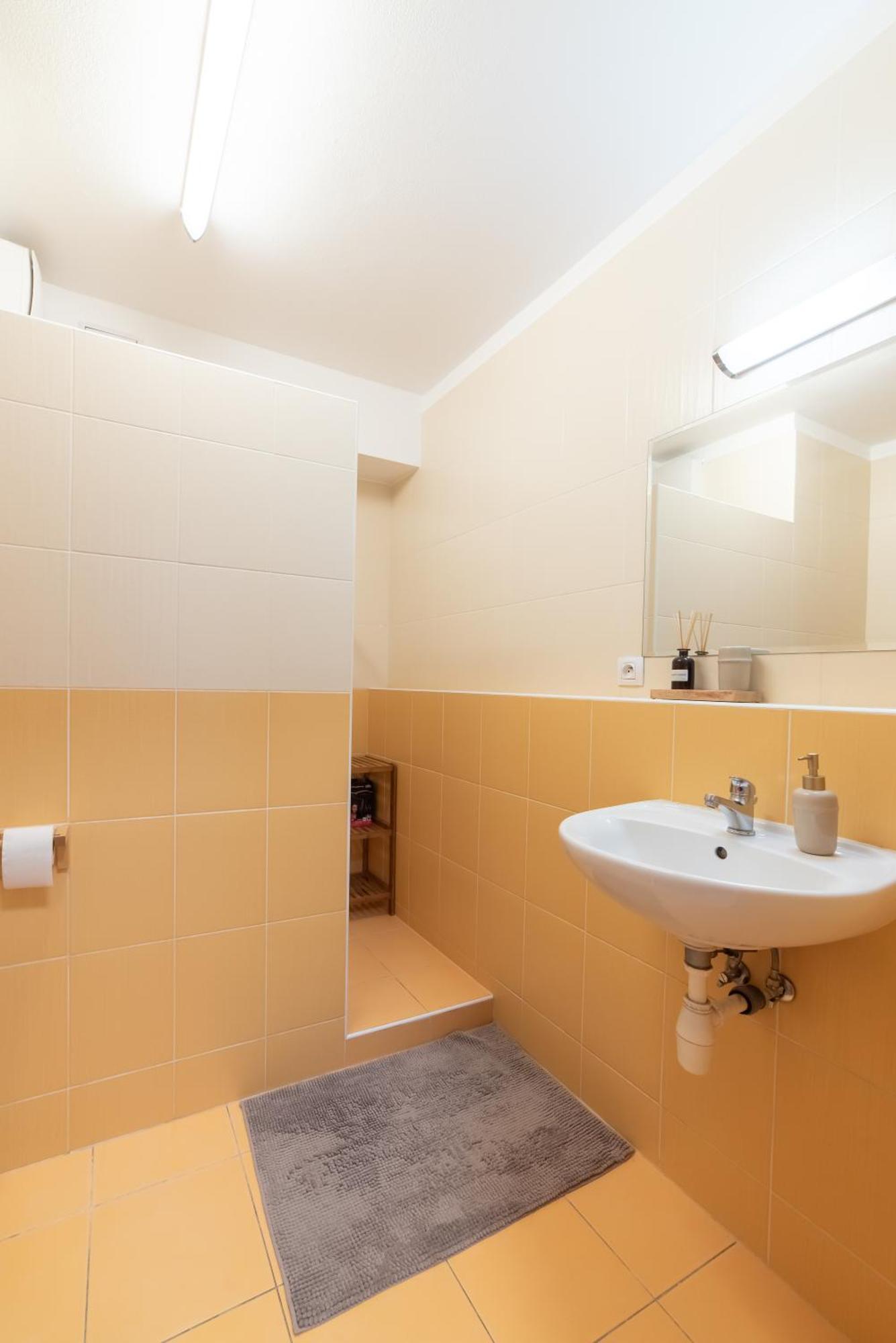 Grape Apartment Bratislava Luaran gambar